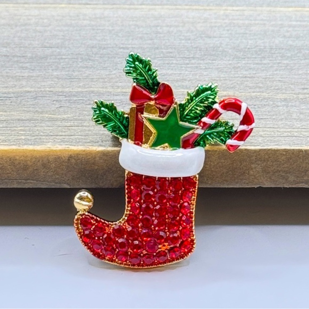 🌻 3/$25 Festive Christmas Stocking Brooch - Red and Green